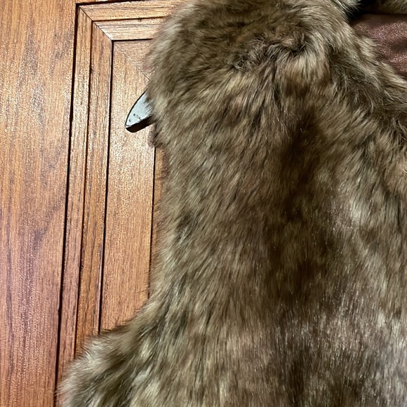 Polo Ralph Lauren brown faux fur vest; kid’s XL Adorable - Picture 3 of 10